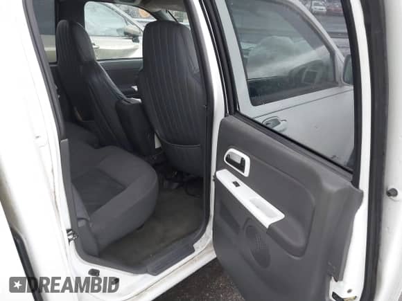 2005 Chevrolet Colorado 1SC LS Z85 z VIN 1GCCS136X58157136, wystawiony jako IAAI lot #41069632 z przebiegiem 239 499 mil mil oraz . Historia ofert i sprzedaży dostępna na DreamBid. Obrazek 8.