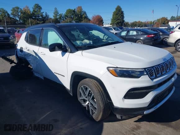 2025 Jeep Compass Limited z VIN 3C4NJDCN7ST594027, wystawiony jako IAAI lot #43492414 z przebiegiem 14 694 mil mil oraz . Historia ofert i sprzedaży dostępna na DreamBid. Obrazek 1.