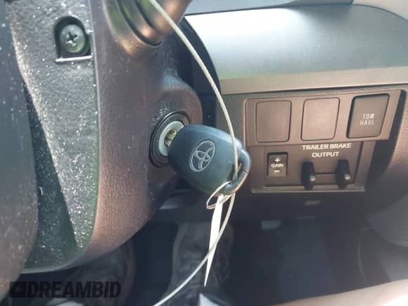 2021 Toyota Tundra SR5 with VIN 5TFDY5F19MX023796, listed as a IAAI auction lot 42423231 with 59,149 mi miles and . Bid and sale history available at DreamBid. Image 11.