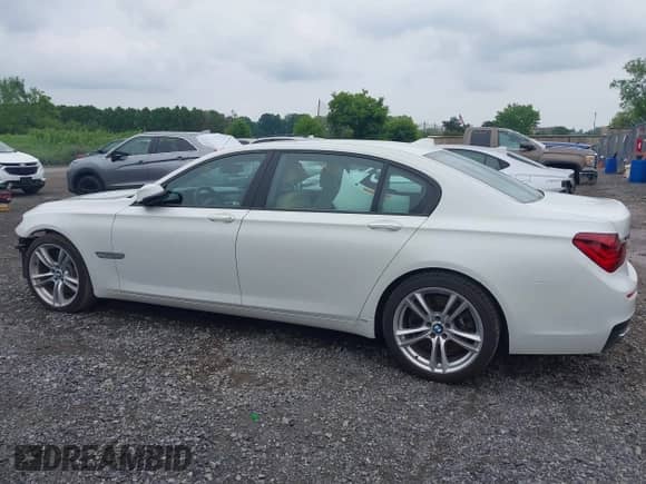 2015 BMW 7 Series 750Li with VIN WBAYE8C58FD781570, listed as a IAAI auction lot 42719416 with 79,573 mi miles and . Bid and sale history available at DreamBid. Image 15.