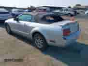 2006 Ford Mustang Standard with VIN 1ZVFT84N465102562, listed as a IAAI auction lot 42453410 with 142,098 mi miles and . Bid and sale history available at DreamBid. Image 3.