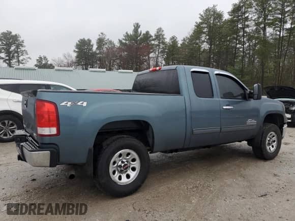 2011 GMC Sierra 1500 SL z VIN 1GTR2UEA4BZ370165, wystawiony jako Copart lot #52070615 z przebiegiem 192 528 mil mil oraz Szkoda całkowita • Salvage title. Historia ofert i sprzedaży dostępna na DreamBid. Obrazek 3.