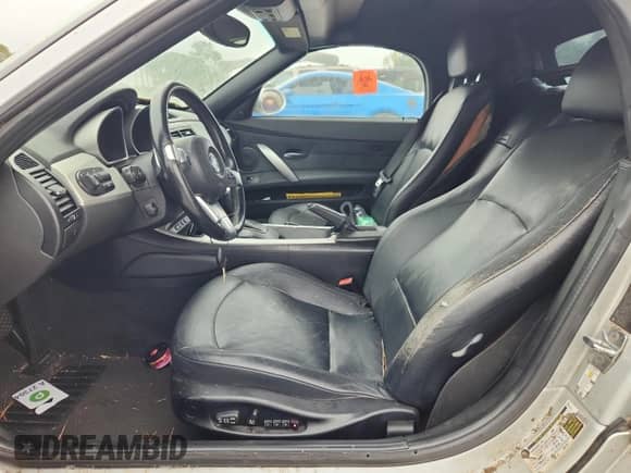 2008 BMW Z4 3.0i с VIN 4USBU33588LW75590, выставлен на аукционе Copart как лот 82295225 с пробегом Не указан миль и Чистый • Clean title. История ставок и продаж доступна на DreamBid. Изображение 7.