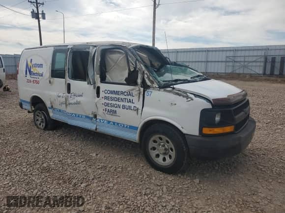 2010 Chevrolet Express Cargo с VIN 1GCUGADX5A1113058, выставлен на аукционе Copart как лот 67357715 с пробегом 71 889 миль миль и Списание • Salvage title. История ставок и продаж доступна на DreamBid. Изображение 4.