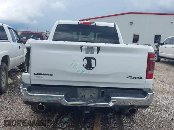 2022 Ram 1500 Laramie z VIN 1C6SRFJT0NN234411, wystawiony jako IAAI lot #42695457 z przebiegiem 94 721 mil mil oraz . Historia ofert i sprzedaży dostępna na DreamBid. Obrazek 17.