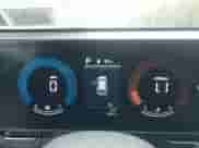 2025 Hyundai Kona SE с VIN KM8HACAB1SU213693, выставлен на аукционе IAAI как лот 42226088 с пробегом 4 084 миль миль и . История ставок и продаж доступна на DreamBid. Изображение 7.