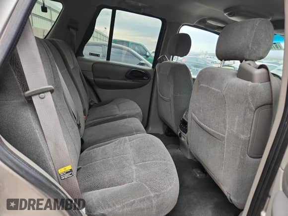 2002 Chevrolet TrailBlazer LS z VIN 1GNDS13S722179733, wystawiony jako Copart lot #71695415 z przebiegiem Nie podano mil oraz Czysty tytuł • Clean title. Historia ofert i sprzedaży dostępna na DreamBid. Obrazek 10.