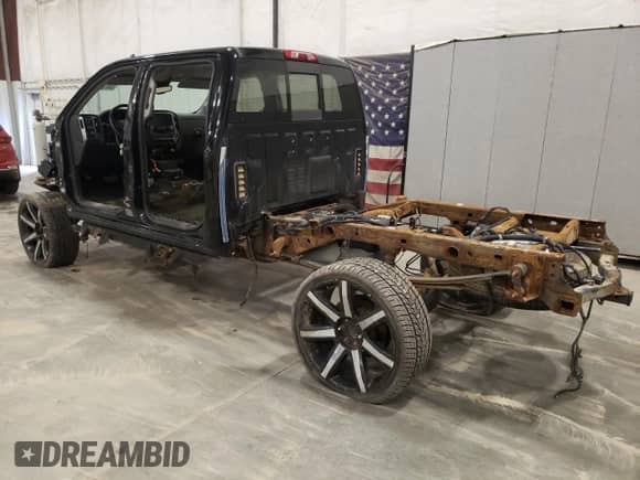 2015 Chevrolet Silverado 1500 LTZ z VIN 3GCUKSEJ1FG380690, wystawiony jako Copart lot #54418355 z przebiegiem Nie podano mil oraz Szkoda całkowita • Salvage title. Historia ofert i sprzedaży dostępna na DreamBid. Obrazek 2.