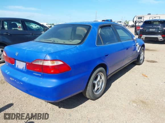 2000 Honda Accord LX с VIN 1HGCG1647YA041936, выставлен на аукционе IAAI как лот 42558816 с пробегом 256 007 миль миль и . История ставок и продаж доступна на DreamBid. Изображение 4.