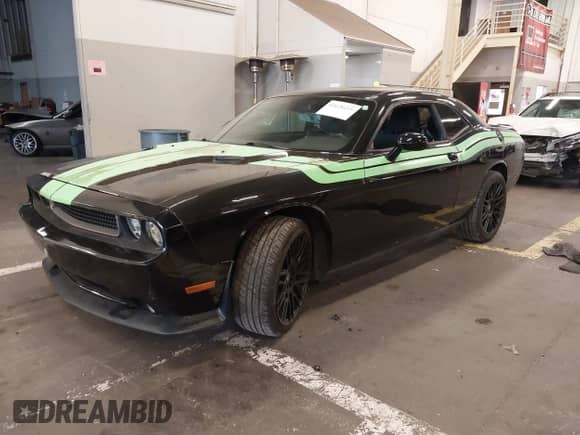 2013 Dodge Challenger SXT с VIN 2C3CDYAG7DH704245, выставлен на аукционе IAAI как лот 43250299 с пробегом Не указан миль и . История ставок и продаж доступна на DreamBid. Изображение 16.