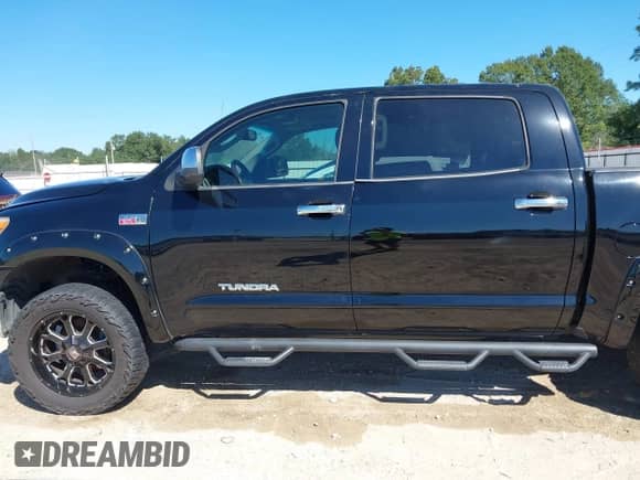2013 Toyota Tundra Limited с VIN 5TFHW5F18DX298812, выставлен на аукционе IAAI как лот 43409834 с пробегом 304 727 миль миль и . История ставок и продаж доступна на DreamBid. Изображение 14.