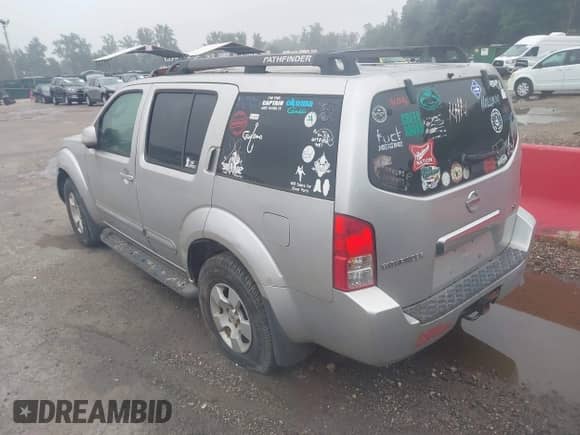 2007 Nissan Pathfinder SE with VIN 5N1AR18W87C601489, listed as a IAAI auction lot 42605274 with 223,183 mi miles and . Bid and sale history available at DreamBid. Image 3.
