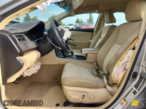 2017 Toyota Camry LE z VIN 4T1BF1FK7HU800073, wystawiony jako Copart lot #86455635 z przebiegiem Nie podano mil oraz Szkoda całkowita • Salvage title. Historia ofert i sprzedaży dostępna na DreamBid. Obrazek 7.