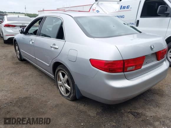 2005 Honda Accord EX with VIN 1HGCM56745A000167, listed as a IAAI auction lot 42932218 with 263,447 mi miles and . Bid and sale history available at DreamBid. Image 3.