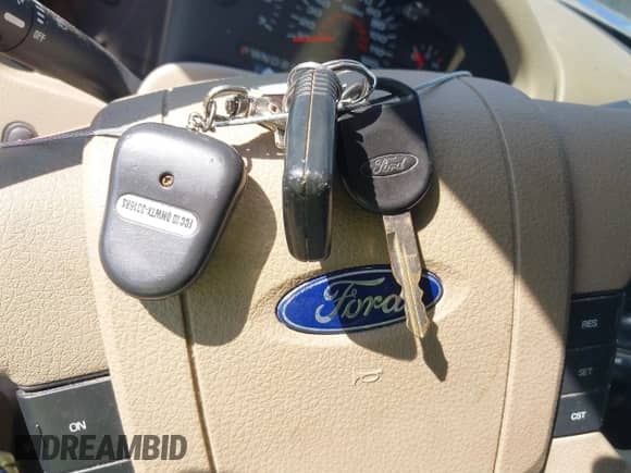 2007 Ford F-150 XL with VIN 1FTRF12247NA00087, listed as a IAAI auction lot 43329094 with 209,066 mi miles and . Bid and sale history available at DreamBid. Image 11.