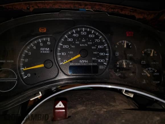 2000 Chevrolet Suburban with VIN 1GNFK16T9YJ169393, listed as a Copart auction lot 84970004 with 304,002 mi miles and Salvage title. Bid and sale history available at DreamBid. Image 9.