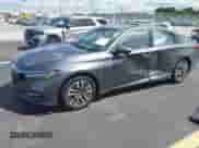 2018 Honda Accord EX z VIN 1HGCV3F47JA000732, wystawiony jako IAAI lot #43230615 z przebiegiem 166 643 mil mil oraz . Historia ofert i sprzedaży dostępna na DreamBid. Obrazek 2.