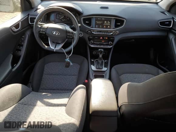 2019 Hyundai Ioniq Blue с VIN KMHC65LC0KU171160, выставлен на аукционе Copart как лот 68543605 с пробегом 73 123 миль миль и Списание • Salvage title. История ставок и продаж доступна на DreamBid. Изображение 8.