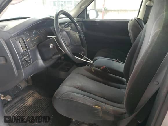 2002 Dodge Dakota SLT with VIN 1B7HL48N42S519724, listed as a Copart auction lot 55533895 with 313,644 mi miles and Clean title. Bid and sale history available at DreamBid. Image 7.