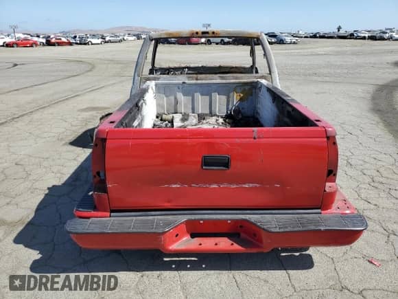 1995 GMC Sierra 1500 с VIN 1GTEC14K3SZ525616, выставлен на аукционе Copart как лот 58402965 с пробегом Не указан миль и На запчасти • Non repairable. История ставок и продаж доступна на DreamBid. Изображение 6.