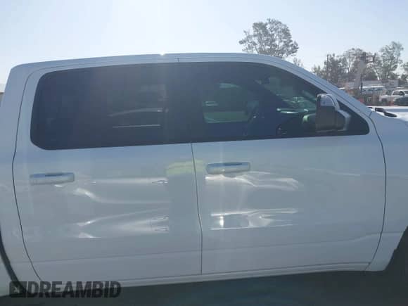 2020 Ram 1500 Big Horn z VIN 1C6SRFFT8LN397491, wystawiony jako IAAI lot #42543417 z przebiegiem 74 639 mil mil oraz . Historia ofert i sprzedaży dostępna na DreamBid. Obrazek 14.