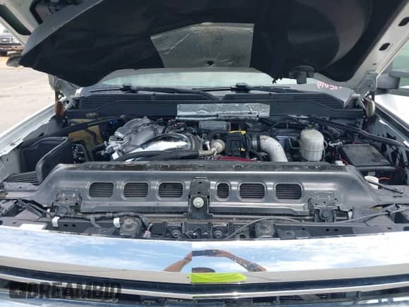 2018 Chevrolet Silverado 2500HD High Country z VIN 1GC1KXEY6JF199771, wystawiony jako IAAI lot #42709894 z przebiegiem 158 571 mil mil oraz . Historia ofert i sprzedaży dostępna na DreamBid. Obrazek 10.