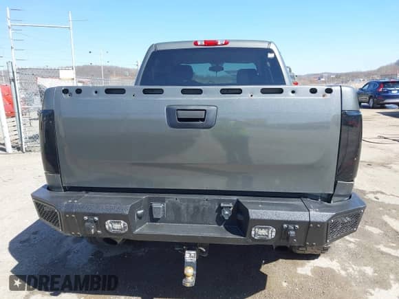 2011 Chevrolet Silverado 1500 LS z VIN 3GCPKREA9BG182360, wystawiony jako IAAI lot #41782080 z przebiegiem 214 465 mil mil oraz . Historia ofert i sprzedaży dostępna na DreamBid. Obrazek 16.
