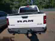 2025 Ram 1500 Rebel z VIN 1C6SRFLP2SN581797, wystawiony jako IAAI lot #43061676 z przebiegiem 25 190 mil mil oraz . Historia ofert i sprzedaży dostępna na DreamBid. Obrazek 16.