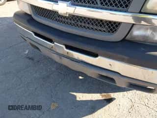 2004 Chevrolet Silverado 1500 Work Truck z VIN 1GCEC14XX4Z134641, wystawiony jako IAAI lot #43565686 z przebiegiem 294 099 mil mil oraz . Historia ofert i sprzedaży dostępna na DreamBid. Obrazek 6.