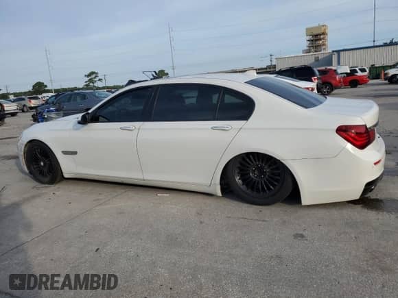 2015 BMW 7 Series 750Li with VIN WBAYE8C53FD782299, listed as a Copart auction lot 64680075 with 143,185 mi miles and Clean title. Bid and sale history available at DreamBid. Image 2.