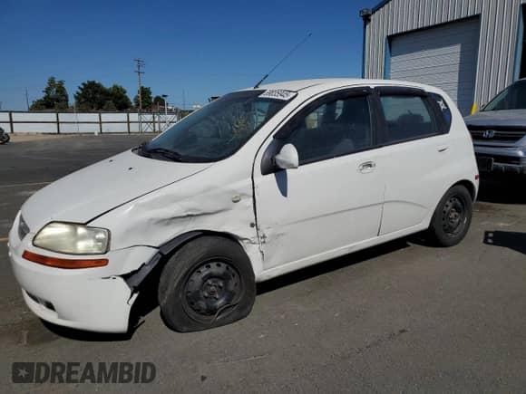 2008 Chevrolet Aveo LS with VIN KL1TD66648B086825, listed as a Copart auction lot 69035945 with 205,476 mi miles and Salvage title. Bid and sale history available at DreamBid. Image 1.