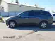 2015 Chevrolet Traverse LT z VIN 1GNKRHKD8FJ168217, wystawiony jako IAAI lot #43575623 z przebiegiem 215 964 mil mil oraz . Historia ofert i sprzedaży dostępna na DreamBid. Obrazek 14.