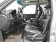 2014 Chevrolet Suburban LT с VIN 1GNSKJE73ER228258, выставлен на аукционе Copart как лот 85601405 с пробегом 374 398 миль миль и Чистый • Clean title. История ставок и продаж доступна на DreamBid. Изображение 7.