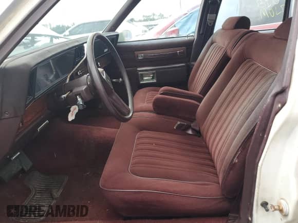 1987 Chevrolet Caprice Classic с VIN 1G1BN51H9H9155948, выставлен на аукционе Copart как лот 83097554 с пробегом 198 984 миль миль и На запчасти • Non repairable. История ставок и продаж доступна на DreamBid. Изображение 7.
