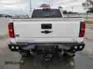2018 Chevrolet Silverado 2500HD LTZ z VIN 1GC1KWEG4JF208534, wystawiony jako Copart lot #85362345 z przebiegiem 104 051 mil mil oraz Szkoda całkowita • Salvage title. Historia ofert i sprzedaży dostępna na DreamBid. Obrazek 6.