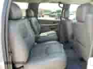 2005 Chevrolet Suburban Z71 с VIN 3GNFK16Z05G116552, выставлен на аукционе Copart как лот 57557684 с пробегом 233 308 миль миль и Списание • Salvage title. История ставок и продаж доступна на DreamBid. Изображение 11.