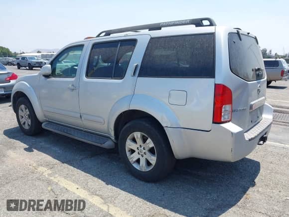 2007 Nissan Pathfinder S z VIN 5N1AR18U57C632889, wystawiony jako IAAI lot #42902867 z przebiegiem 169 712 mil mil oraz . Historia ofert i sprzedaży dostępna na DreamBid. Obrazek 3.