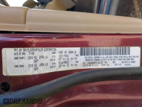 2000 Jeep Grand Cherokee Laredo с VIN 1J4GW48N6YC102153, выставлен на аукционе IAAI как лот 43099946 с пробегом 207 936 миль миль и . История ставок и продаж доступна на DreamBid. Изображение 9.