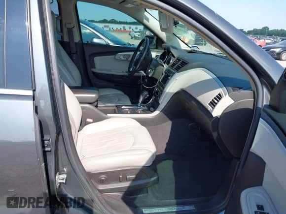 2009 Chevrolet Traverse LTZ z VIN 1GNER33D89S102490, wystawiony jako IAAI lot #42352412 z przebiegiem 56 763 mil mil oraz . Historia ofert i sprzedaży dostępna na DreamBid. Obrazek 5.