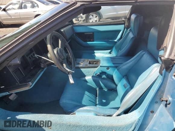 1988 Chevrolet Corvette с VIN 1G1YY3180J5101747, выставлен на аукционе Copart как лот 68246244 с пробегом 66 144 миль миль и На запчасти • Non repairable. История ставок и продаж доступна на DreamBid. Изображение 7.
