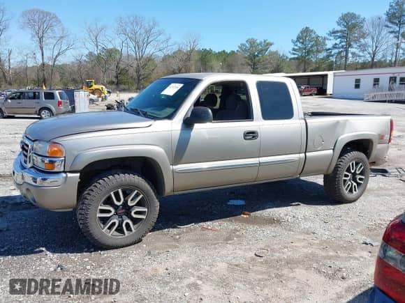 2003 GMC Sierra 1500 SLT z VIN 1GTEK19TX3E107129, wystawiony jako IAAI lot #41747356 z przebiegiem 267 536 mil mil oraz . Historia ofert i sprzedaży dostępna na DreamBid. Obrazek 15.