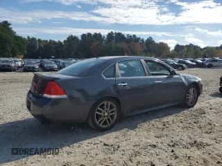 2016 Chevrolet Impala LTZ z VIN 2G1WC5E33G1167283, wystawiony jako Copart lot #82290305 z przebiegiem 198 805 mil mil oraz Czysty tytuł • Clean title. Historia ofert i sprzedaży dostępna na DreamBid. Obrazek 3.