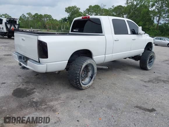 2006 Dodge 3500 Laramie with VIN 3D7LX39C56G241389, listed as a IAAI auction lot 42400957 with 265,181 mi miles and . Bid and sale history available at DreamBid. Image 4.