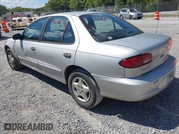 2002 Chevrolet Cavalier z VIN 1G1JC524X27206678, wystawiony jako IAAI lot #43106115 z przebiegiem Nie podano mil oraz . Historia ofert i sprzedaży dostępna na DreamBid. Obrazek 3.