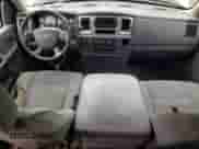 2008 Dodge 2500 SLT z VIN 3D7KS28D38G151742, wystawiony jako Copart lot #69512955 z przebiegiem 224 411 mil mil oraz Czysty tytuł • Clean title. Historia ofert i sprzedaży dostępna na DreamBid. Obrazek 8.