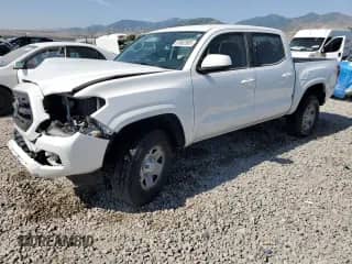 2017 Toyota Tacoma SR5 with VIN 3TMCZ5AN9HM061057, listed as a Copart auction lot 61862565 with 93,602 mi miles and Salvage title. Bid and sale history available at DreamBid. Image 1.