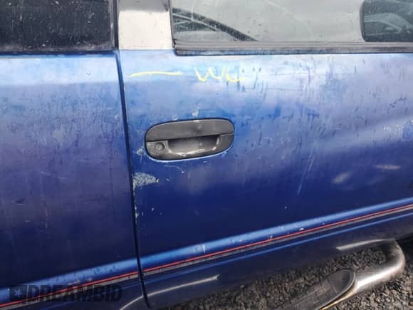 1997 Dodge 1500 z VIN 3B7HC13Y0VG803346, wystawiony jako Copart lot #74382424 z przebiegiem 184 793 mil mil oraz Szkoda całkowita • Salvage title. Historia ofert i sprzedaży dostępna na DreamBid. Obrazek 12.