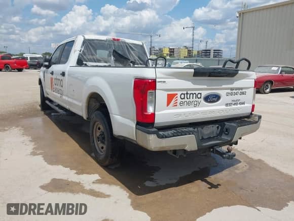 2018 Ford F-250 XL z VIN 1FT7W2A60JEB71072, wystawiony jako IAAI lot #42613228 z przebiegiem 134 180 mil mil oraz . Historia ofert i sprzedaży dostępna na DreamBid. Obrazek 3.