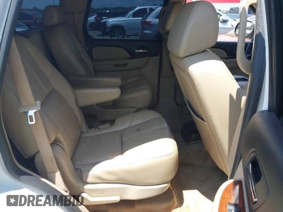 2007 Chevrolet Tahoe LT z VIN 1GNFC13037R375316, wystawiony jako IAAI lot #42606182 z przebiegiem 281 516 mil mil oraz . Historia ofert i sprzedaży dostępna na DreamBid. Obrazek 8.