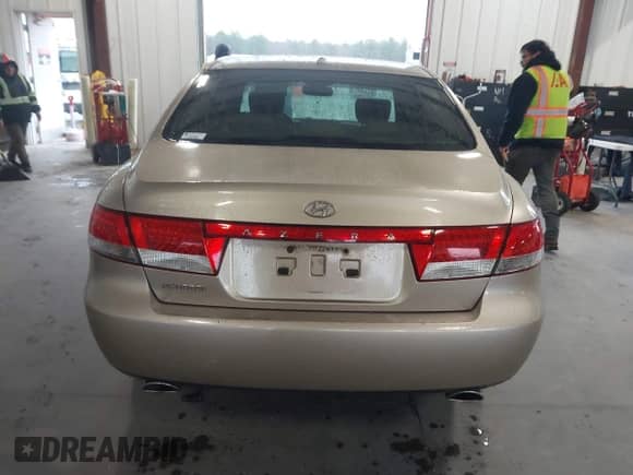 2007 Hyundai Azera GLS с VIN KMHFC46D07A201772, выставлен на аукционе IAAI как лот 41212596 с пробегом 314 234 миль миль и . История ставок и продаж доступна на DreamBid. Изображение 16.